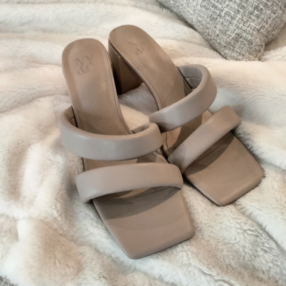 New York & Company Heel Sandals - Picture 2 of 6